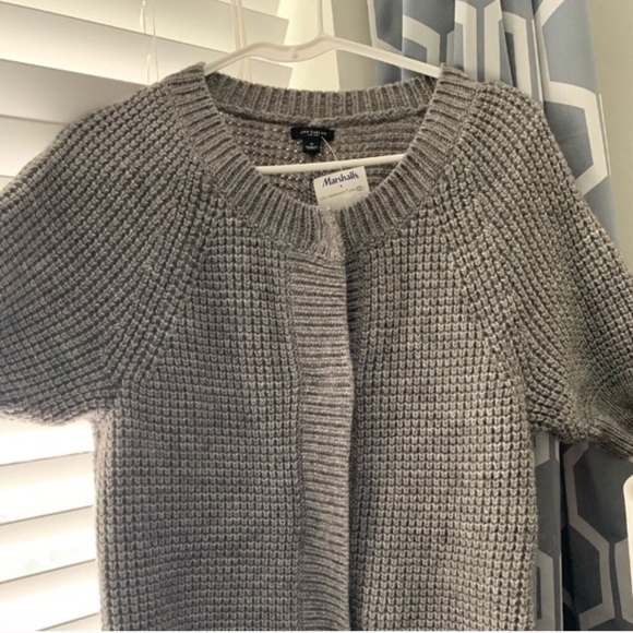 Sale 🔥🔥Ann Taylor new without tag cardigan - Picture 2 of 4